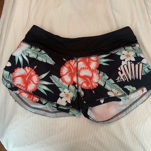 HVIII BOOTY shorts